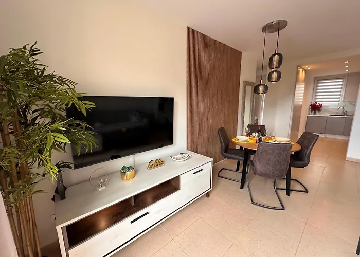 Sunshine Apartment With Sea Viev